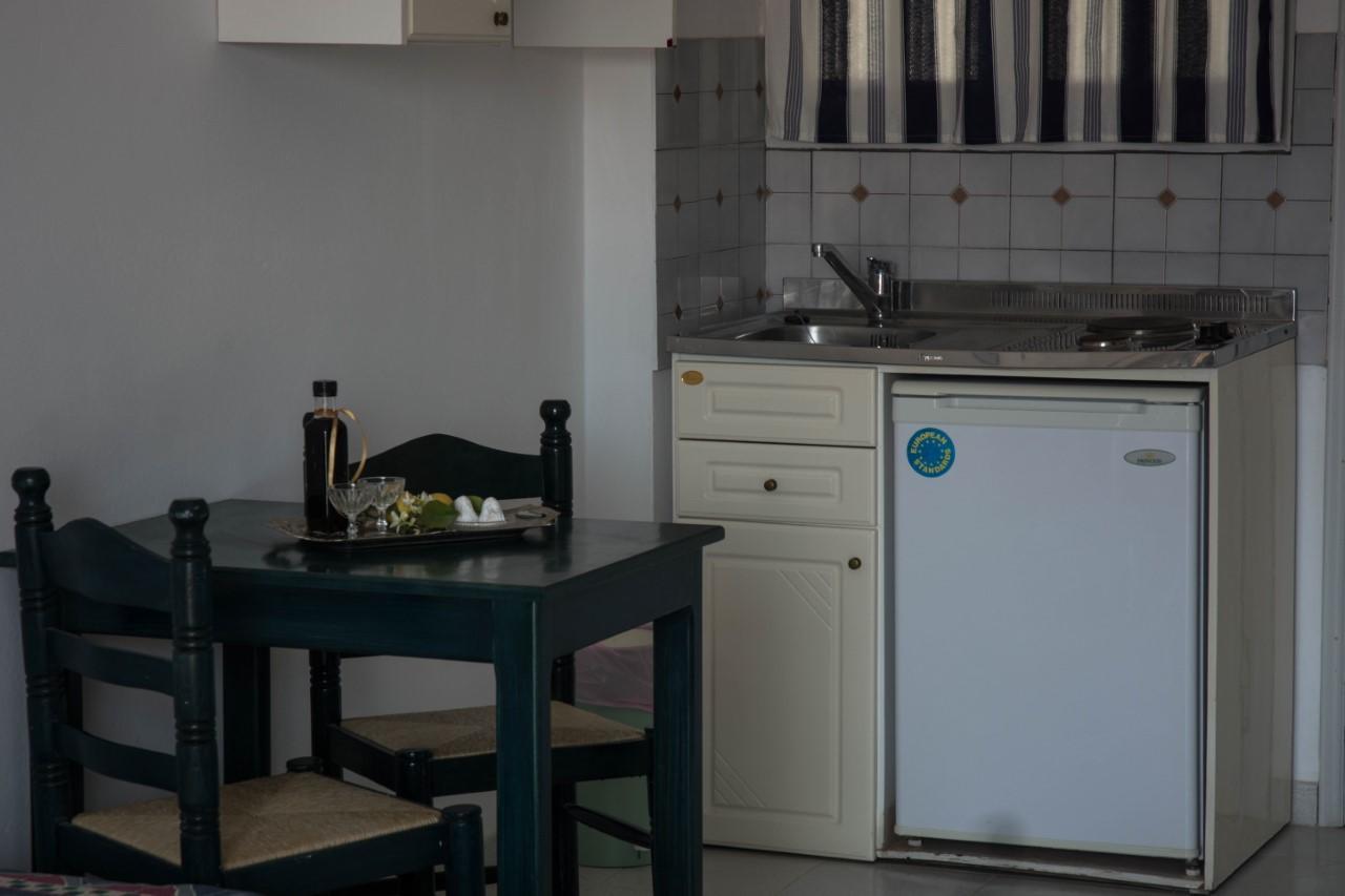 Christina Perlia Studios Poros Town Extérieur photo