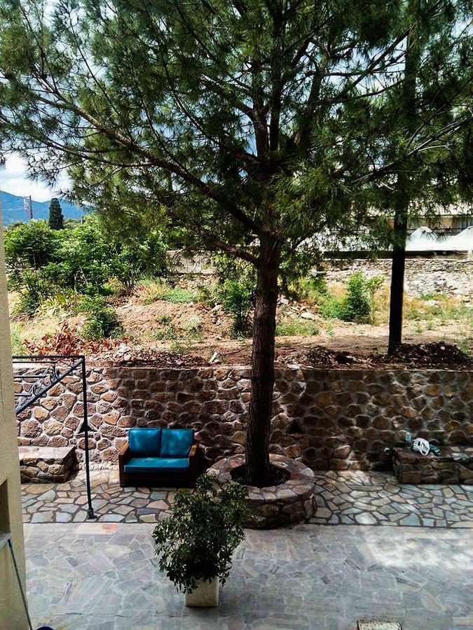 Christina Perlia Studios Poros Town Extérieur photo