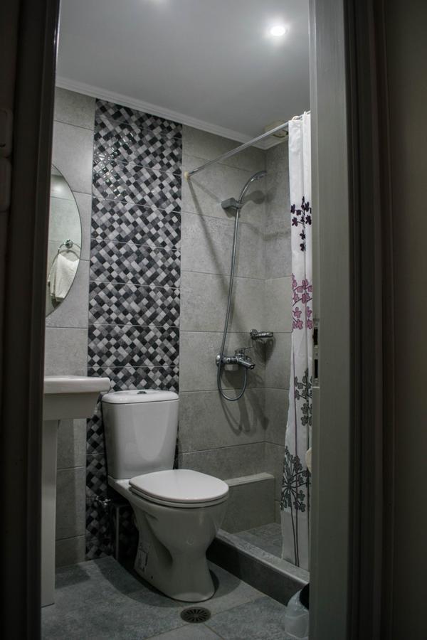 Christina Perlia Studios Poros Town Extérieur photo