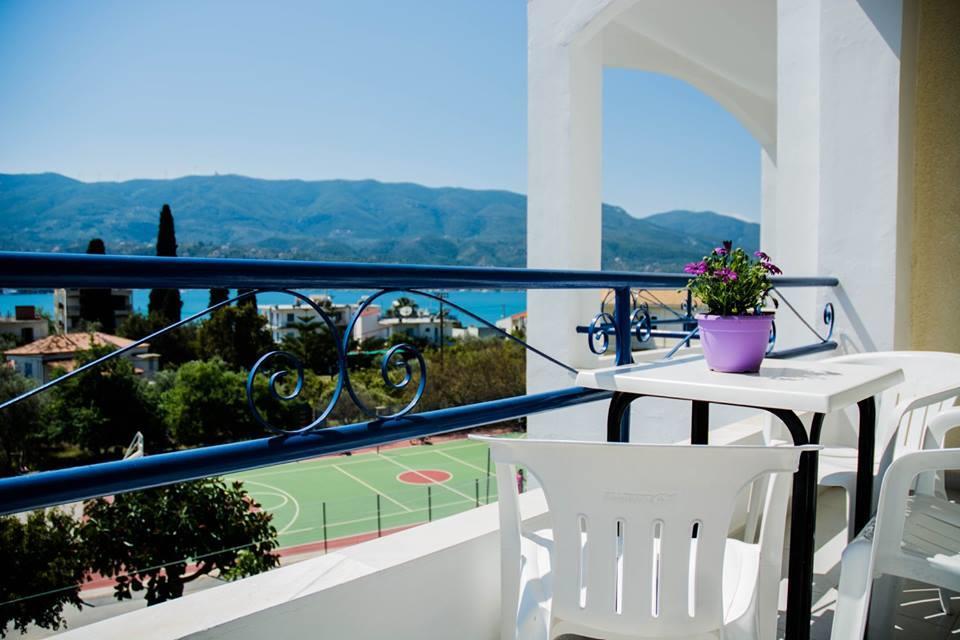 Christina Perlia Studios Poros Town Extérieur photo