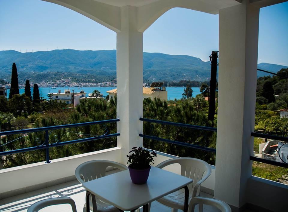 Christina Perlia Studios Poros Town Extérieur photo